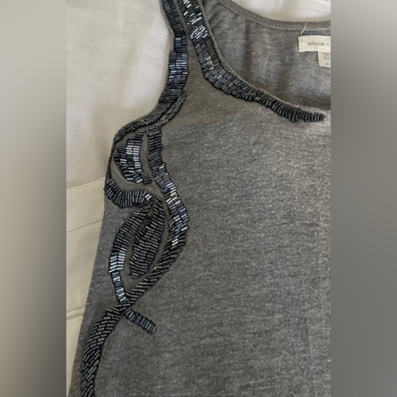 Grey tank top - Picture 4 of 4